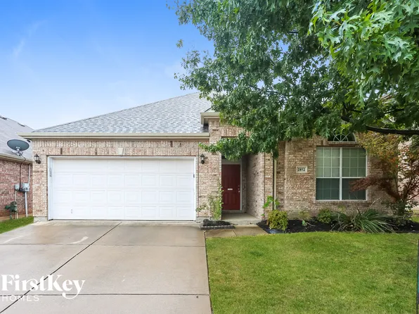 2852 Maple Creek Dr, Fort Worth, TX 76177