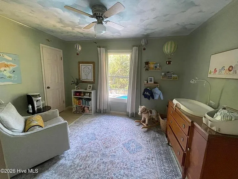 265 Broadmeade Dr — Photo 2