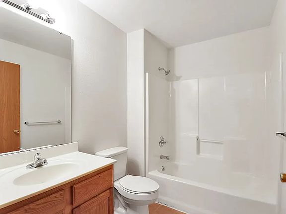3rd image of 1582 S 14th Ave #1586-8