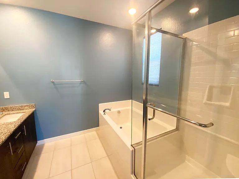 5460 Shorefront Dr #135 — Photo 16