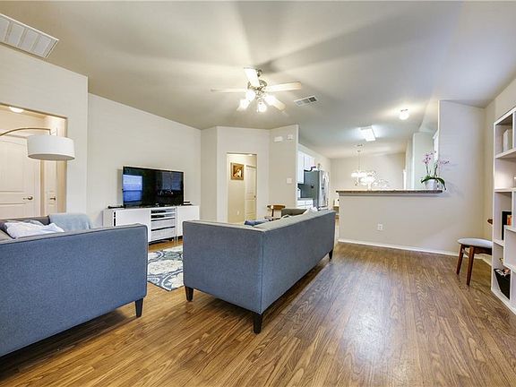 4th image of 2037 Whispering Hills Dr