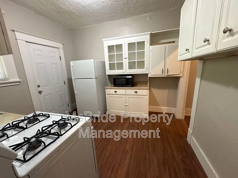 1110 Troupe St — Photo 5