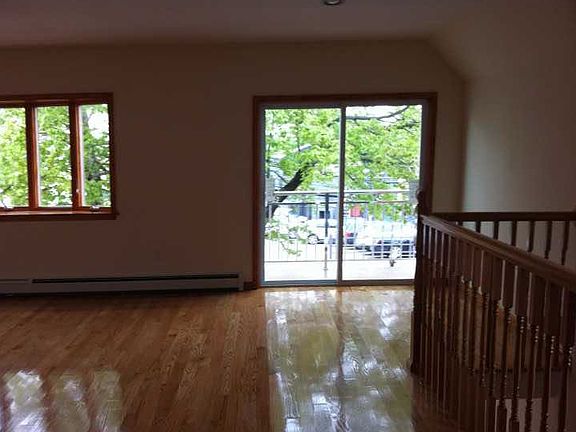 3rd image of 195-50 44 Ave