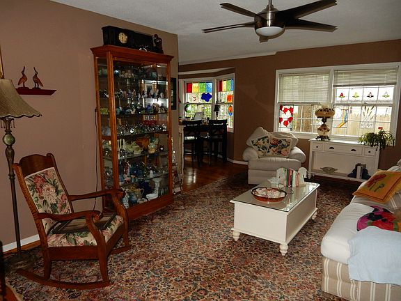 2nd image of 3513 Royal Palm Arch