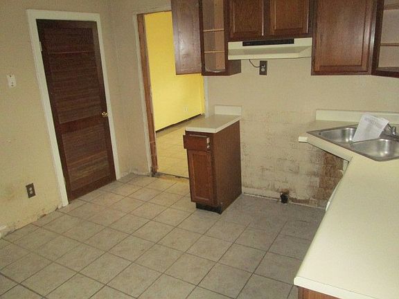 5th image of 6141 Bermuda Dr