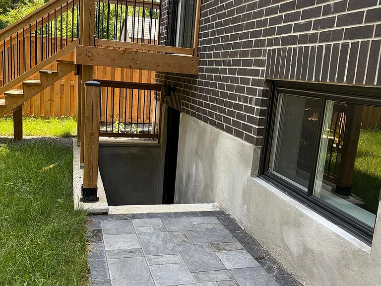 376 Mitchell Ave — Photo 32