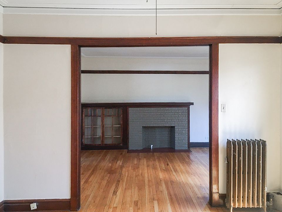 1st image of 3821 1/2 N Lawndale Ave #3