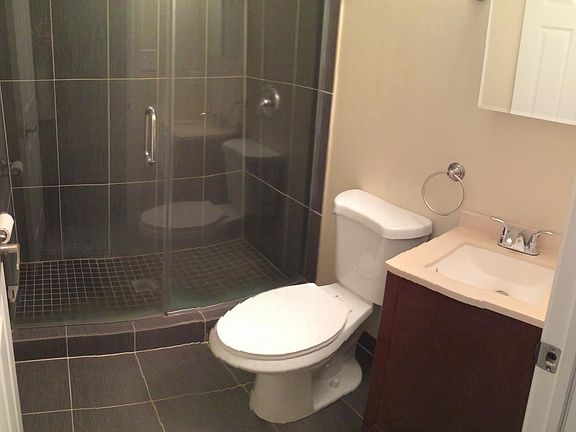 5th image of 1351 N Greenview Ave APT 2F
