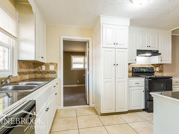 4th image of 3410 Willow Lane Dr