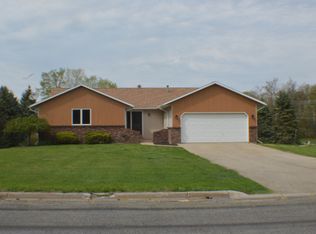 40 Ironside Dr, Hastings, MI