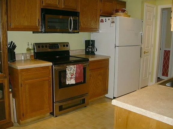 5th image of 9305 Timber Hollow Ct