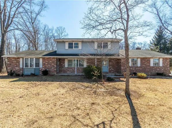 9644 Oakview Rd, Kempton, PA 19529