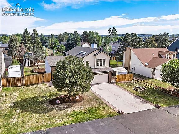 4th image of 683 Trumbull Ln