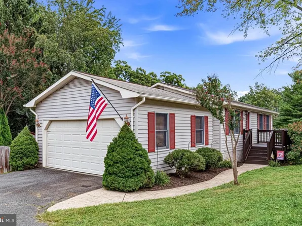 616 York Ln SE, Leesburg, VA 20175