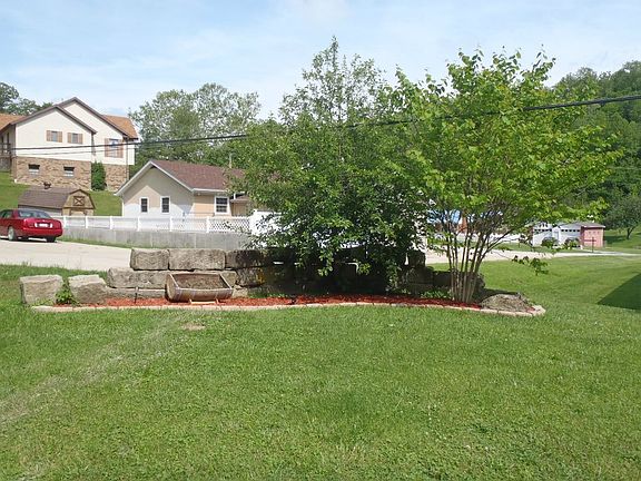 2nd image of 110 Woodlawn Dr