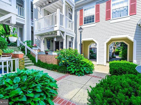 3rd image of 2929 S WOODSTOCK STREET #2