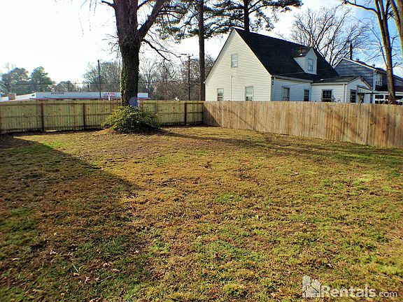 4th image of 1724 Cromwell Dr