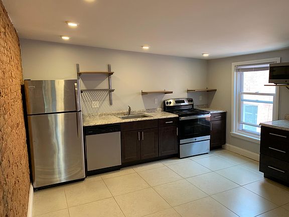 4th image of 1702 W Girard Ave APT 3