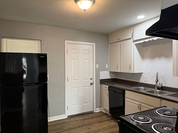 5th image of 2500 Normont Cir