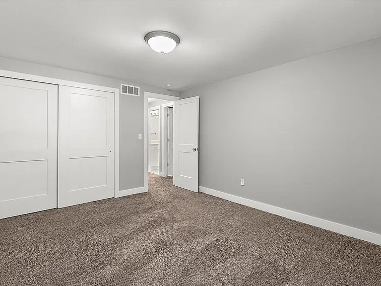 2 Roanoke Towne St — Photo 21