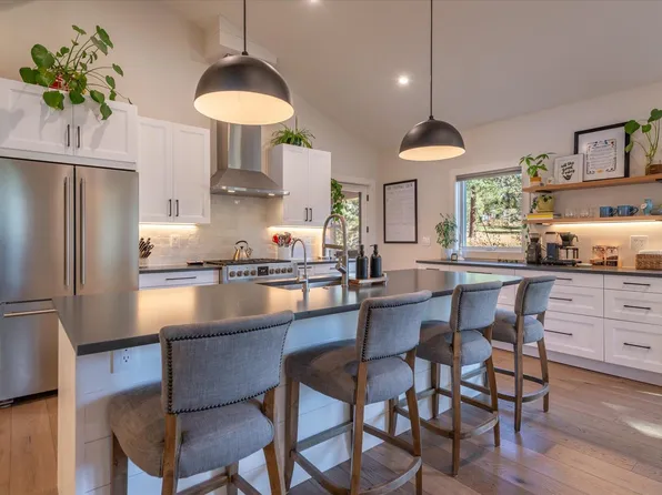 15899 Exeter Ct, Truckee, CA 96161