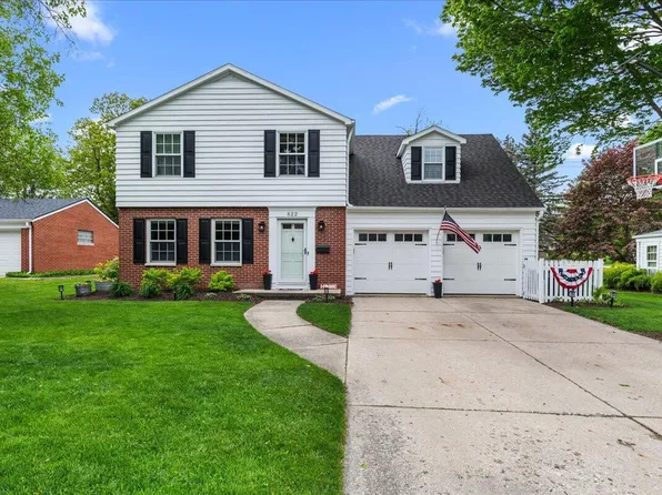 822 Highlandview DRIVE, West Bend, WI 53095