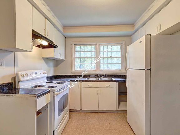 4th image of 2072 Knightsbridge Rd