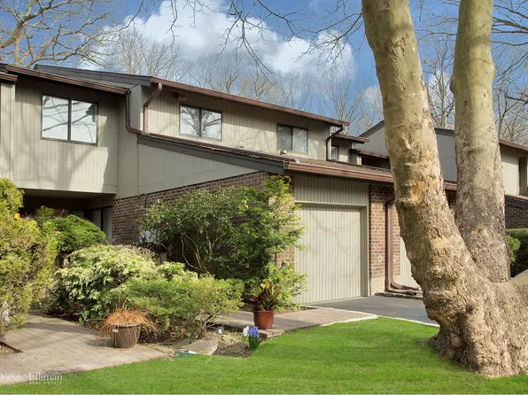 31 Maple Run Dr, Jericho, NY 11753
