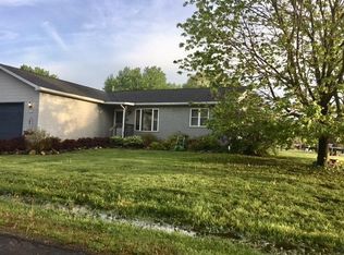 W1060 Rosewood Rd, Genoa City, WI 53128