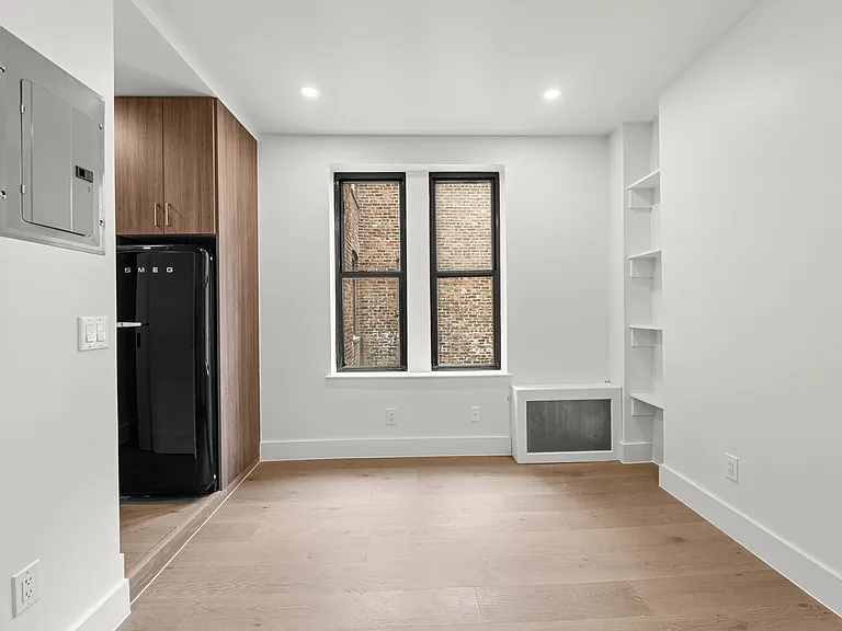 236 W 15th St #56 — Photo 6