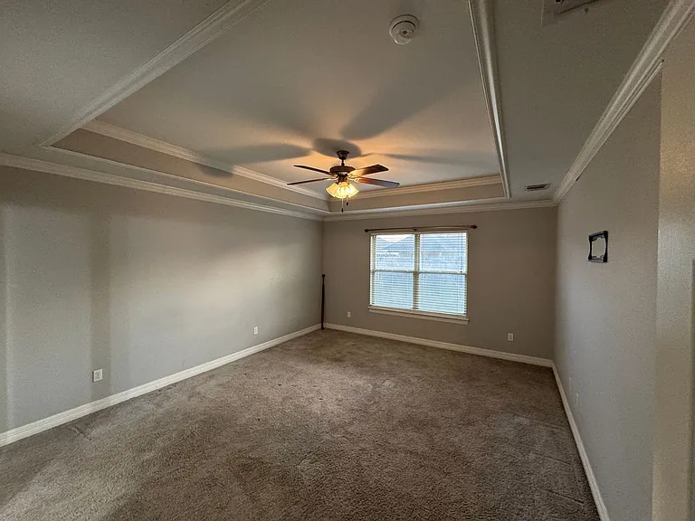 328 N Hampton St — Photo 18