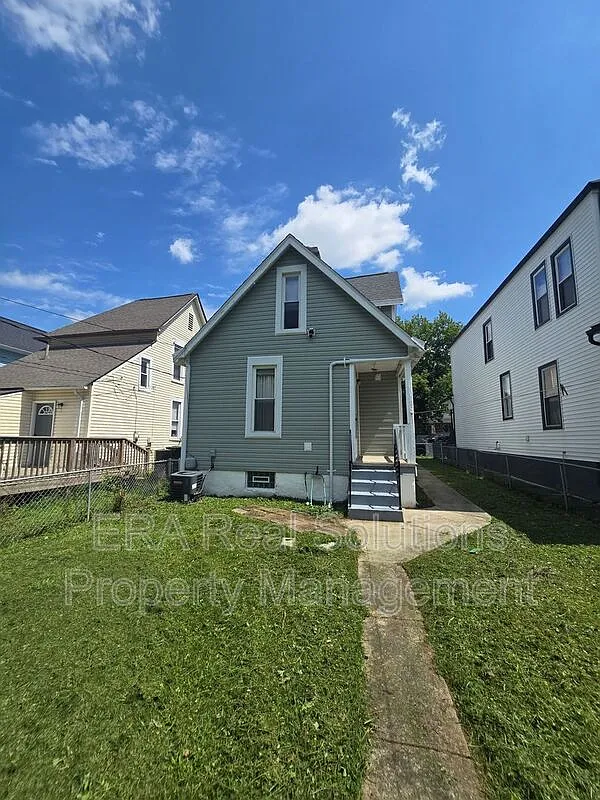 2 bed, 1.5 bath, 1234 sqft, $1,500 — Photo 2
