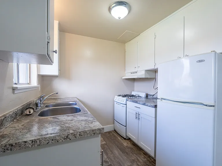 10922 Freiday St SW #C — Photo 5