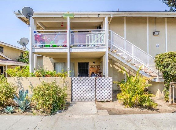 3rd image of 226 E Clifton Ave