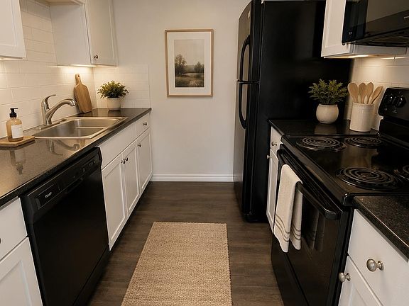 5th image of 2401 Leon St APT 206