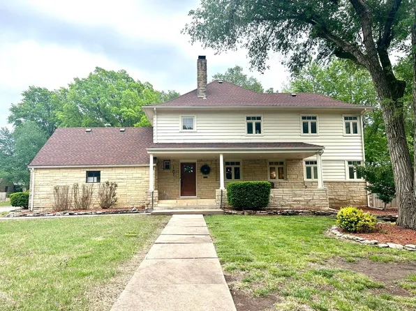 1102 Mound St, Winfield, KS 67156