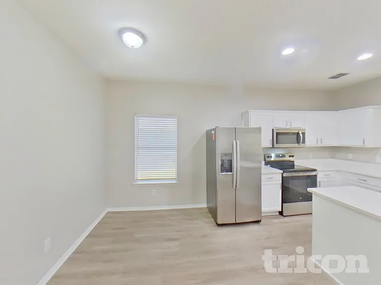 1718 White Pine Trl — Photo 4