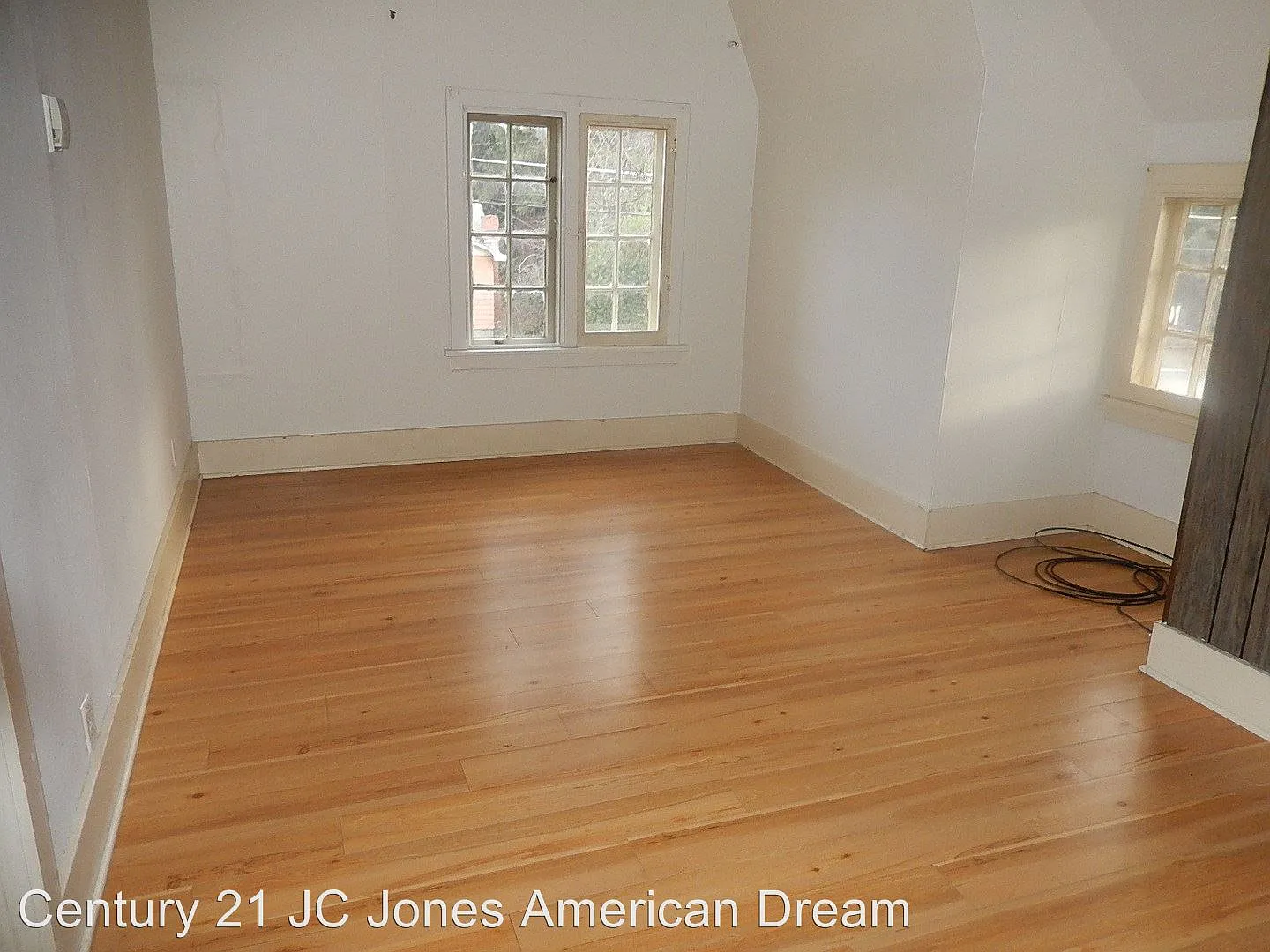 604 NW 4th St APT A photo 1