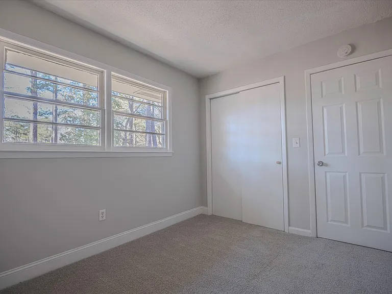 230 W Manchester Rd — Photo 20