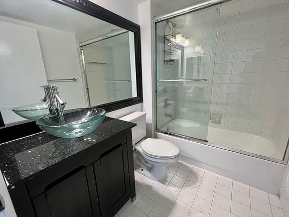 4th image of 650 West Ave APT 2509