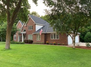 3235 Julian Dr, Chaska, MN 55318