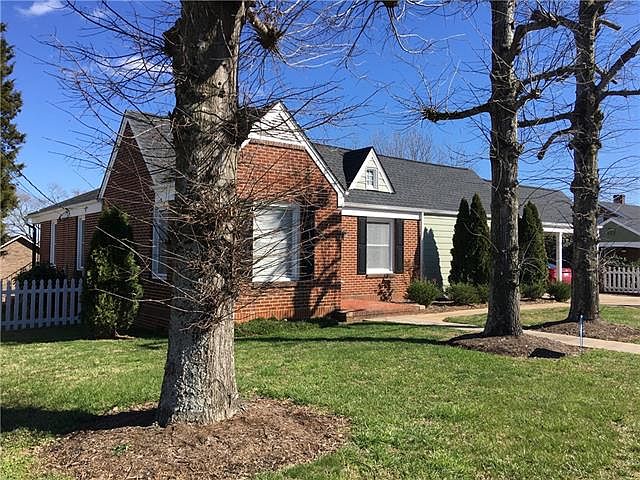 1st image of 27 Forest Ave
