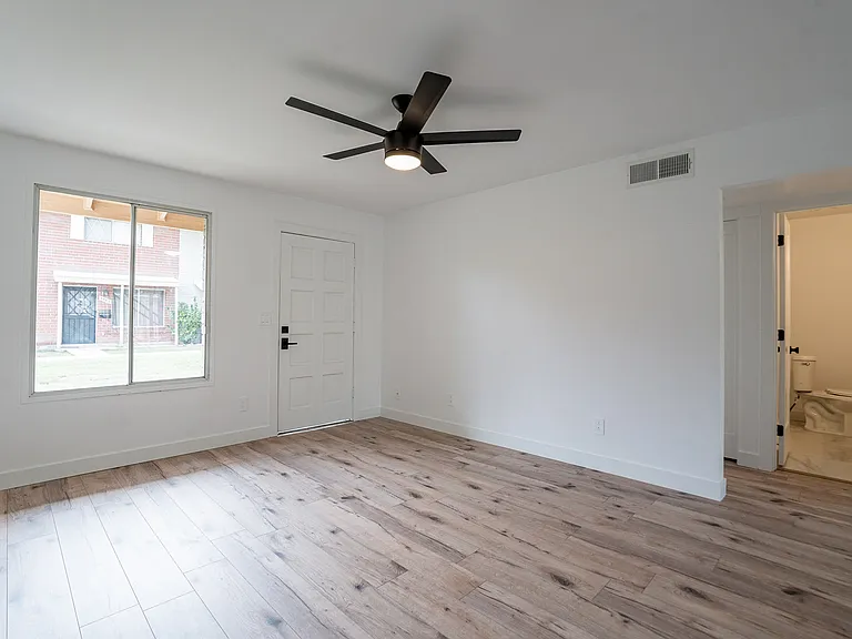 3909 S Mill Ave — Photo 6