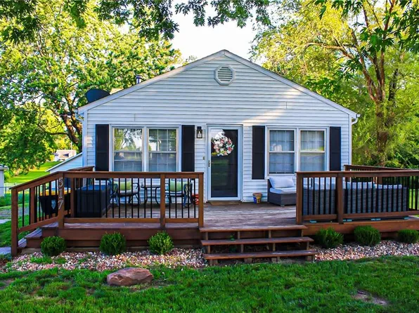 517 NE 83rd St, Kansas City, MO 64118