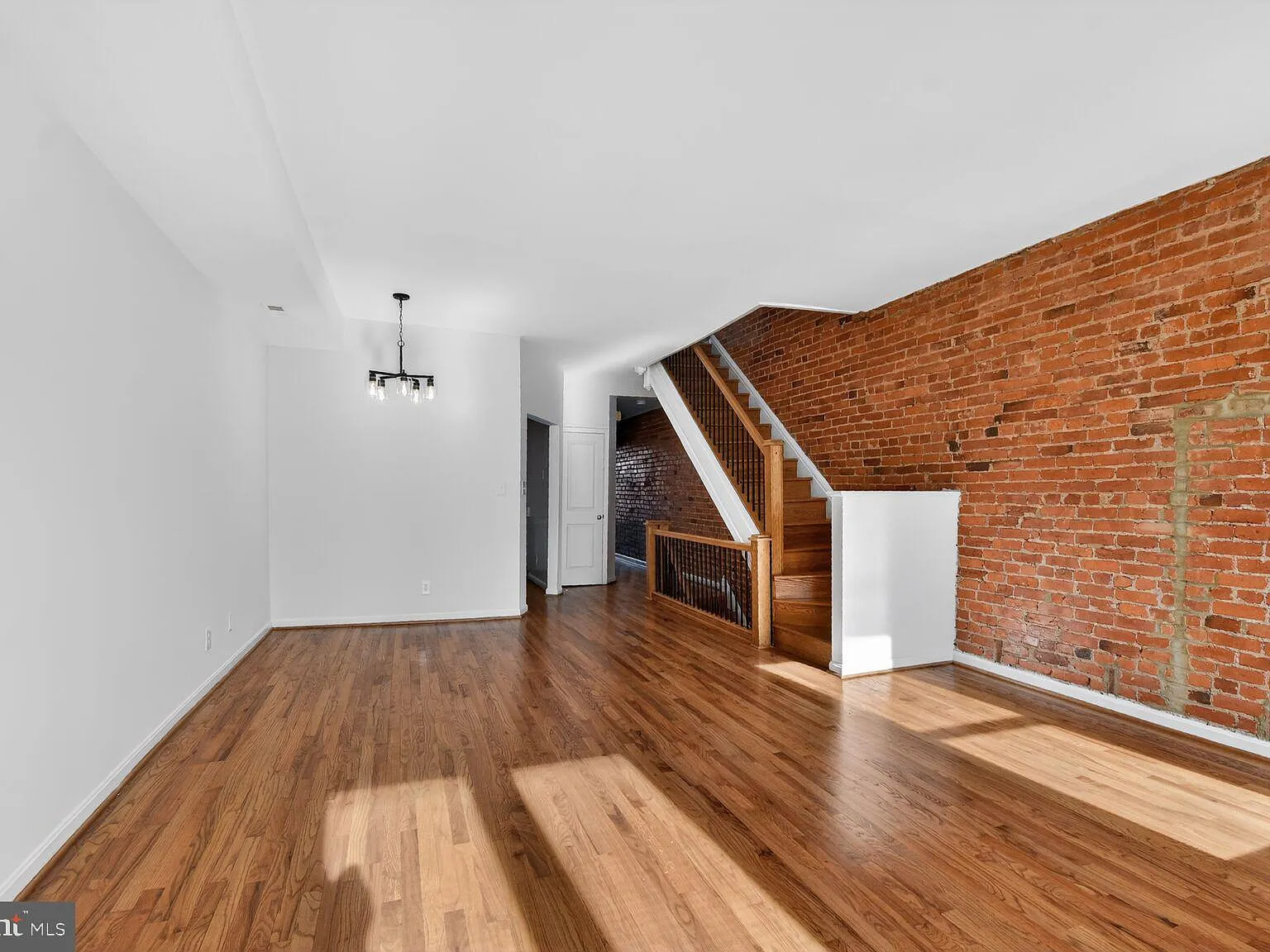4 bed, 3.0 bath, 3111 sqft, $6,900 — Photo 3