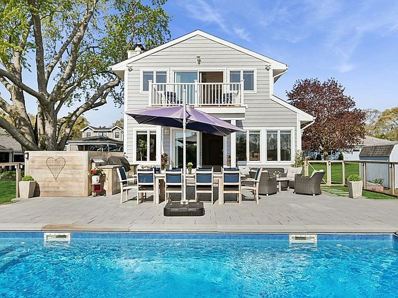 4th image of 81 Beach Rd