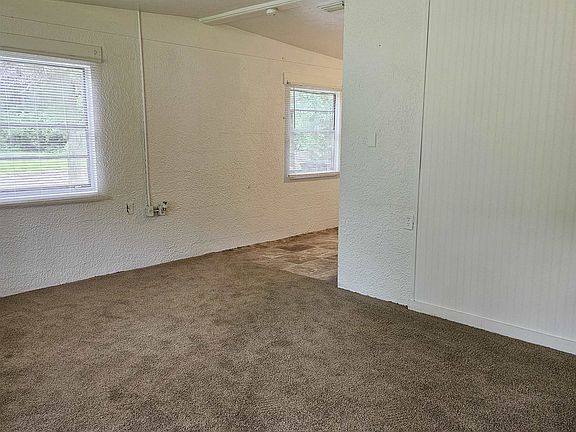 4th image of 2918 Regent Dr