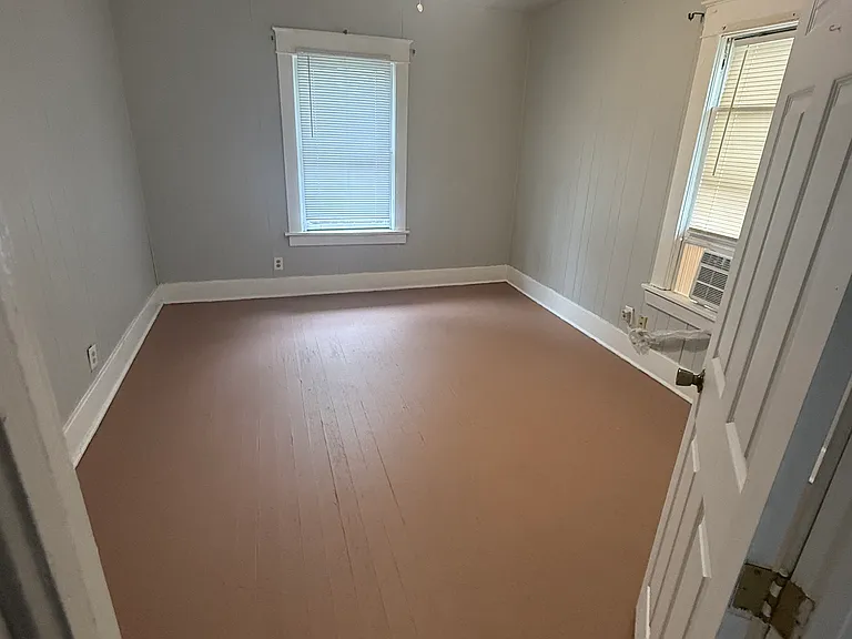 420 SW Franklin Ave — Photo 5