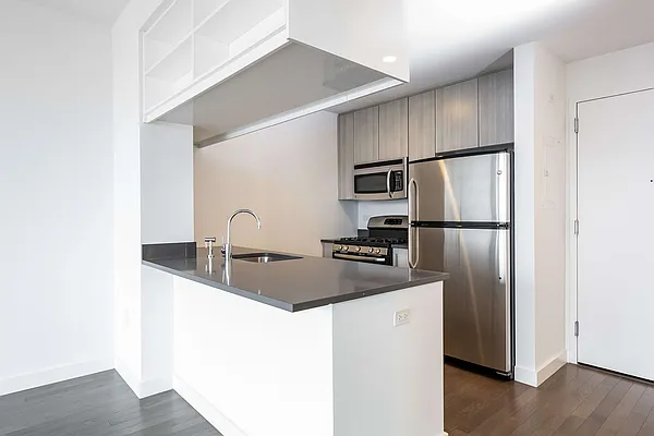 Rented by Halstead Real Estate | media 19