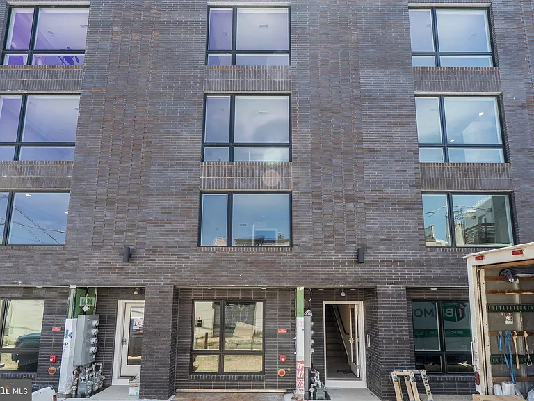 1434 Clymer St #1 — Photo 21